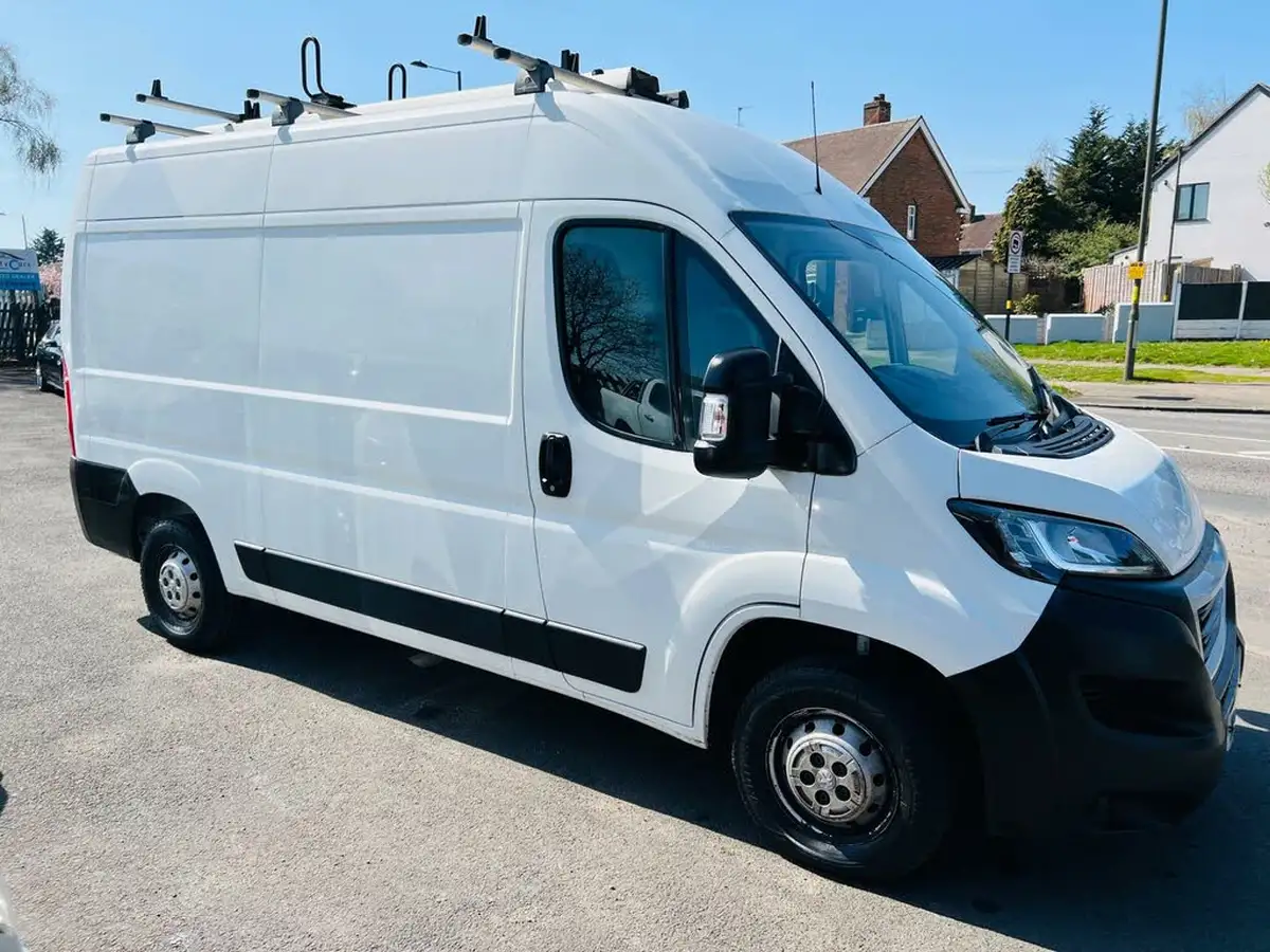 2020-peugeot-boxer-20-bluehdi-professional-335-l2h2-big-1