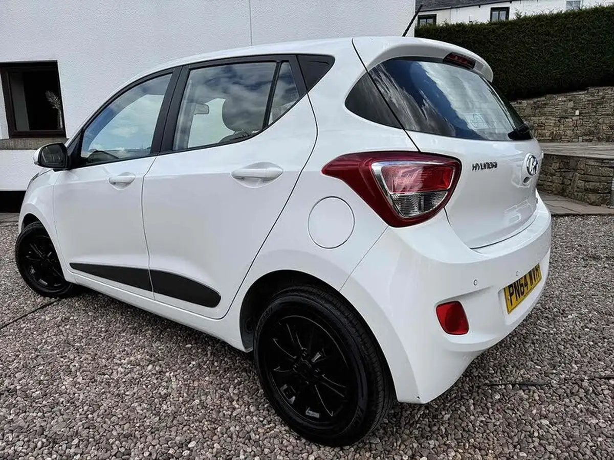 2014-hyundai-i10-12-premium-big-13