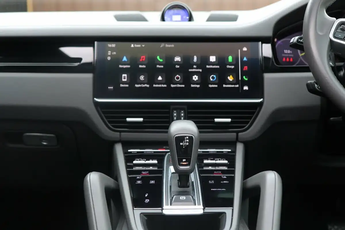 2021-porsche-cayenne-30-v6-e-hybrid-462ps-station-wagon-big-12