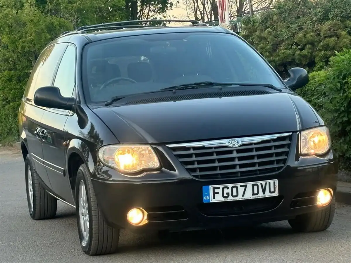 2007-chrysler-grand-voyager-28td-lx-big-1