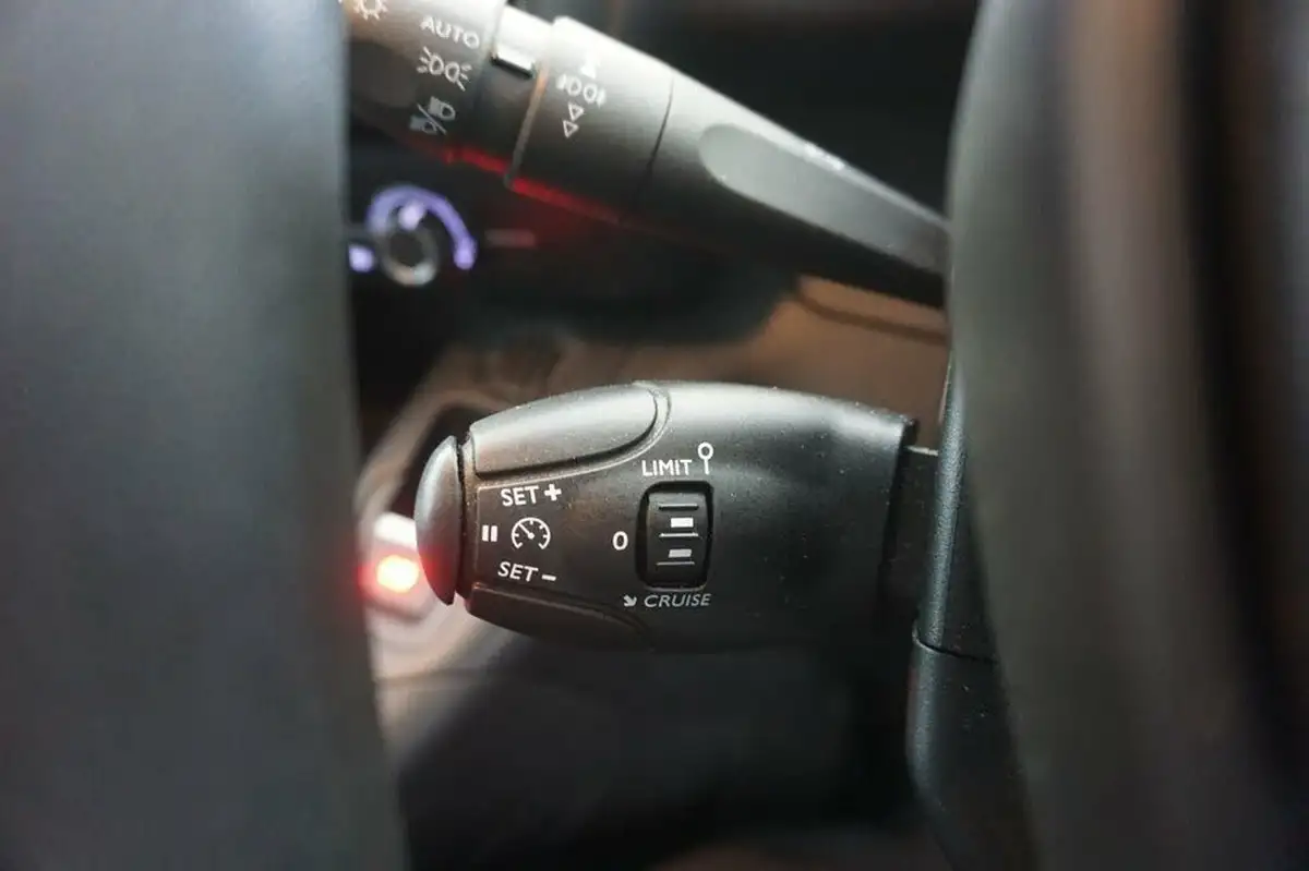 2022-peugeot-partner-15-bluehdi-1000-professional-premium-100pseu6d-ss-big-19
