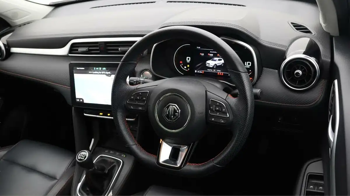 2023-mg-zs-suv-10t-gdi-exclusive-big-8