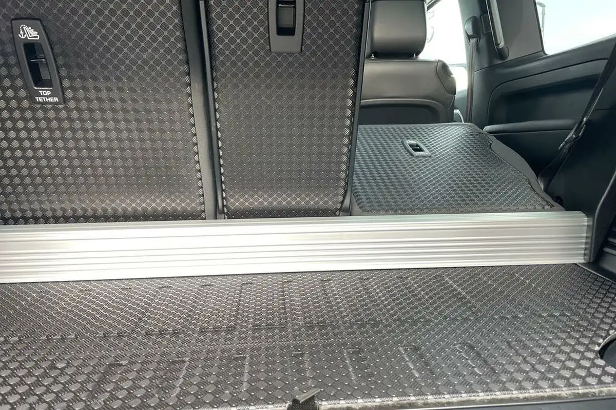 2022-land-rover-90-defender-30-d250-hse-big-28