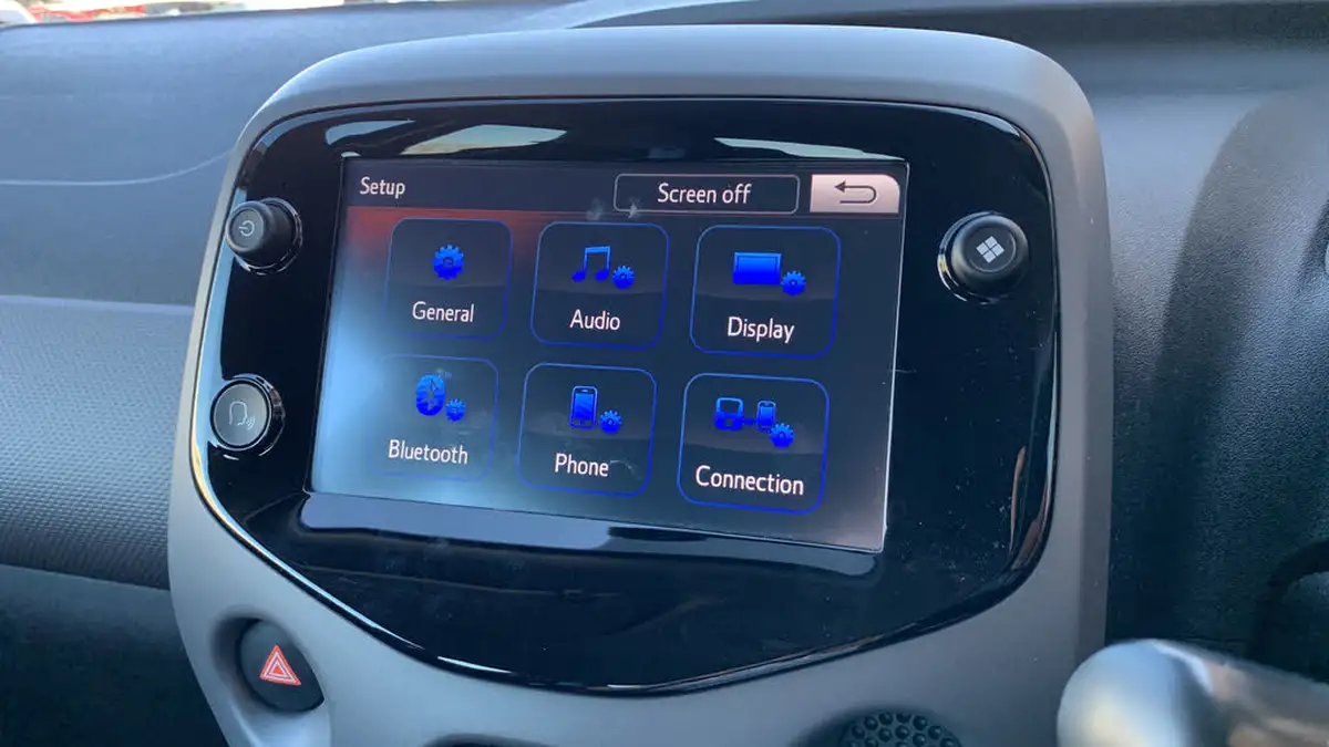 2021-peugeot-108-10-active-5d-big-29
