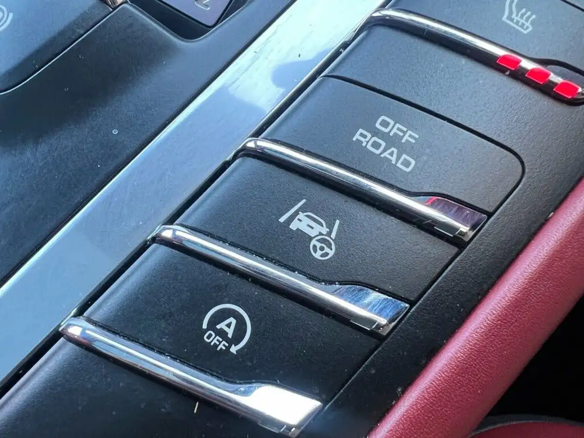 2015-porsche-macan-36-turbo-big-41