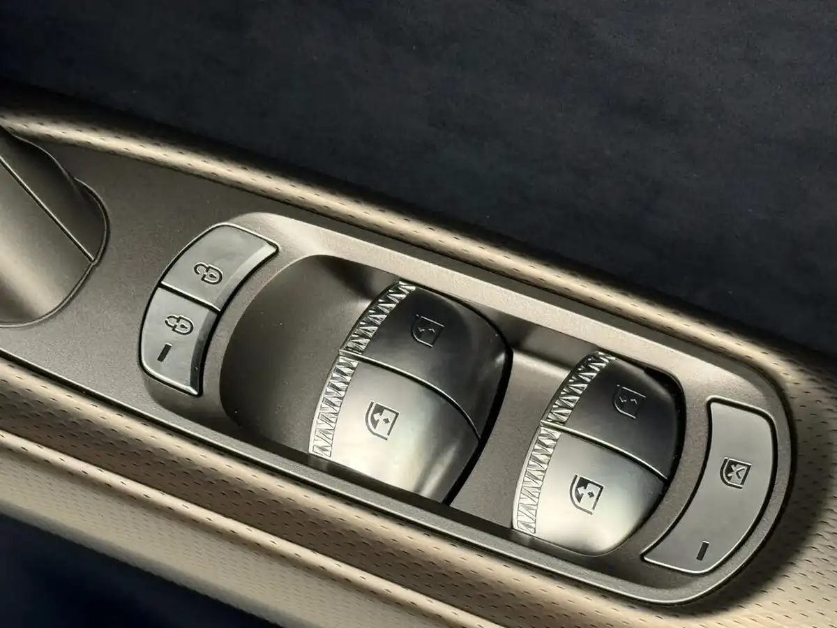 2024-genesis-gv60-e-sport-plus-big-27