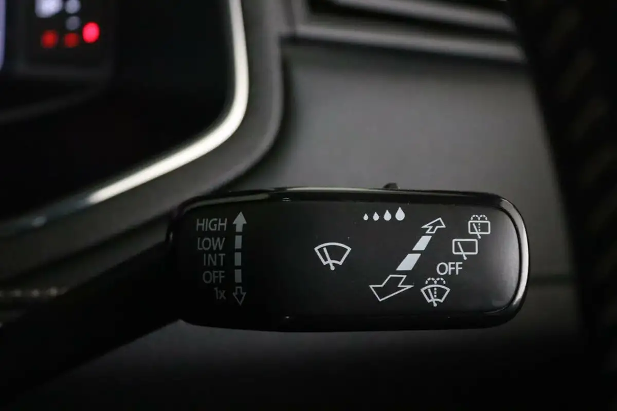 2021-seat-arona-10-tsi-xcellence-lux-110ps-dsg-big-18