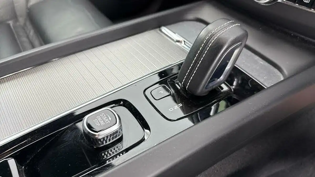 2022-volvo-xc60-20td-b4-r-design-pro-big-11