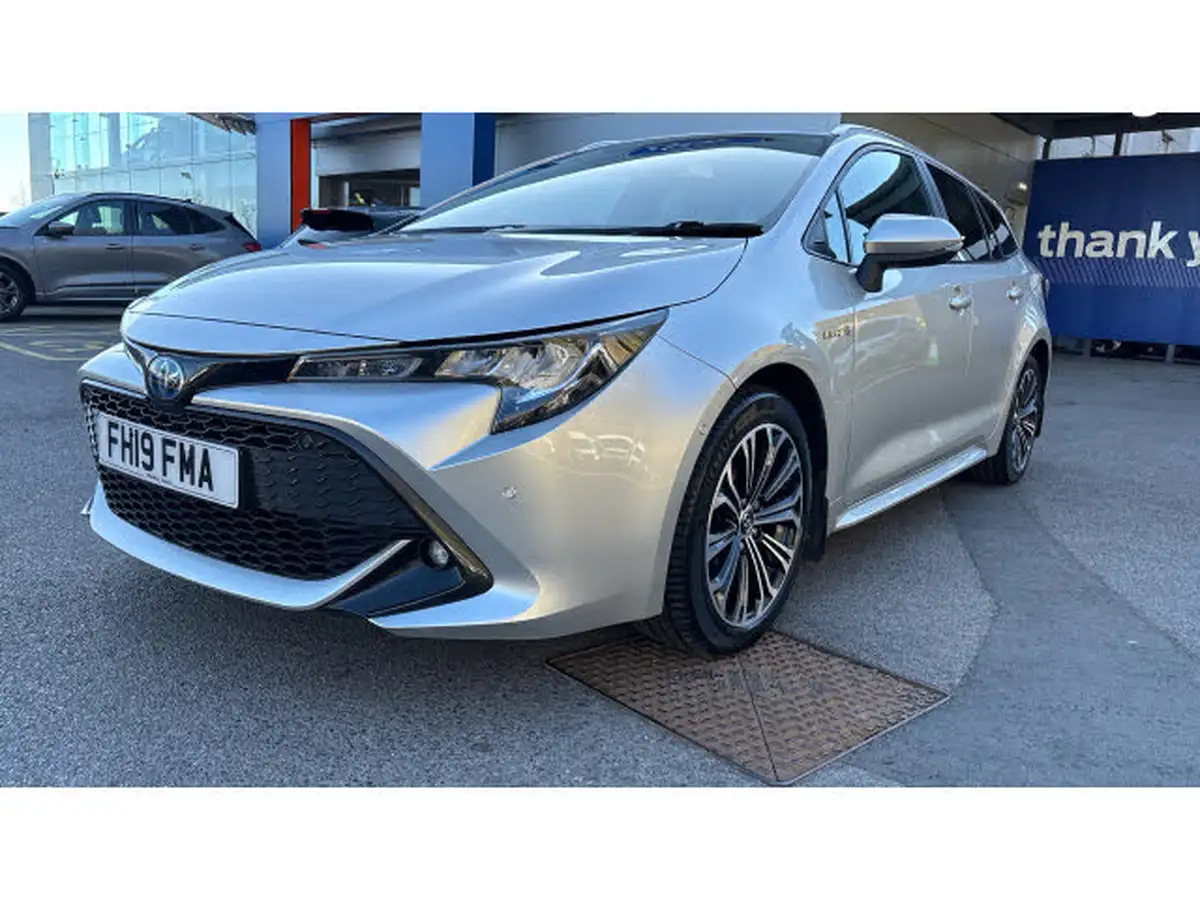 2019-toyota-corolla-18-vvt-i-design-trk-touring-sports-5d-big-45