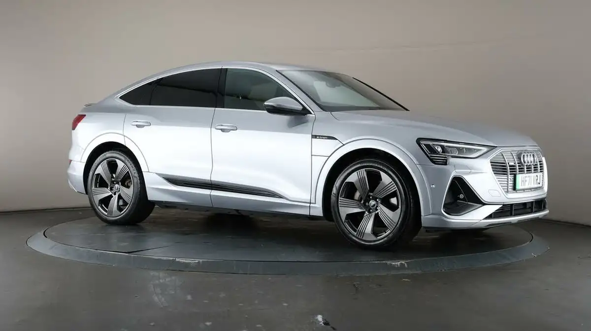 2021-audi-e-tron-55e-s-line-sportback-big-49