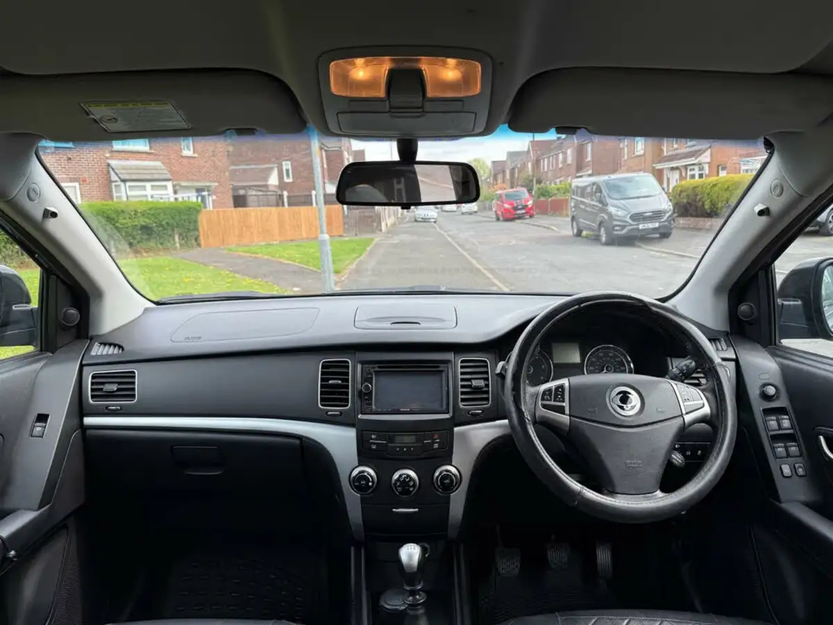 2012-ssangyong-korando-big-8