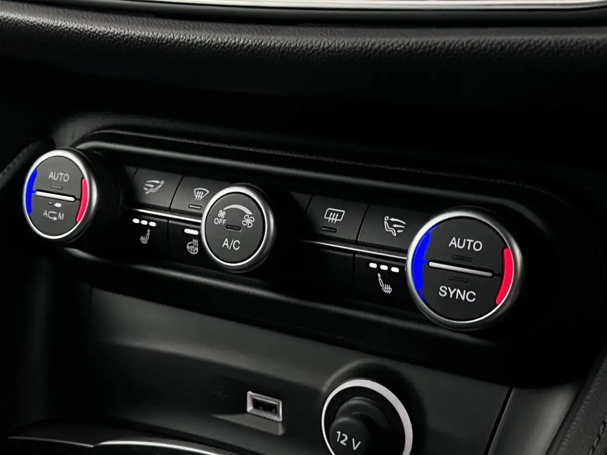 2018-alfa-romeo-stelvio-20-speciale-big-34