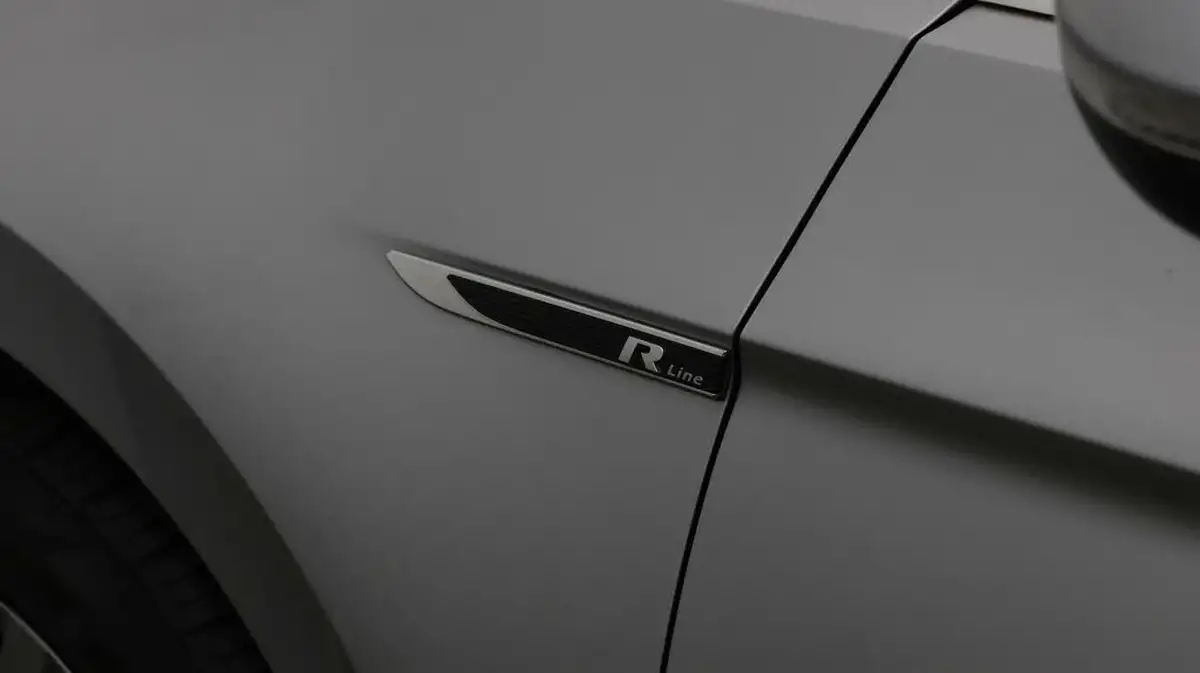 2020-volkswagen-passat-20tdi-r-line-150ps-evo-estate-5d-dsg-big-20