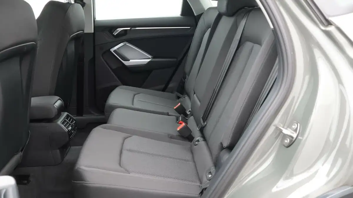 2022-audi-q3-15-35-tfsi-cod-sportback-s-tronic-big-16