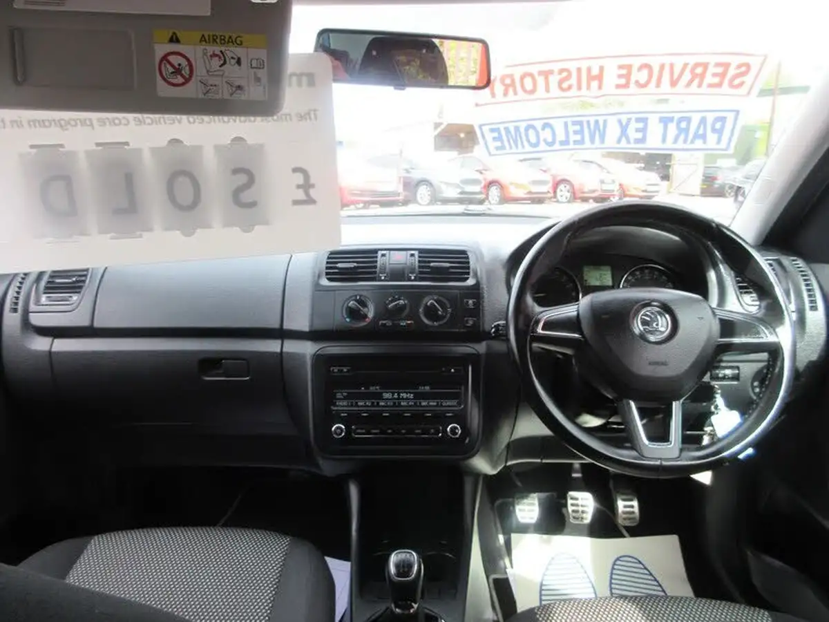 2015-skoda-roomster-16tdi-scout-105ps-big-18