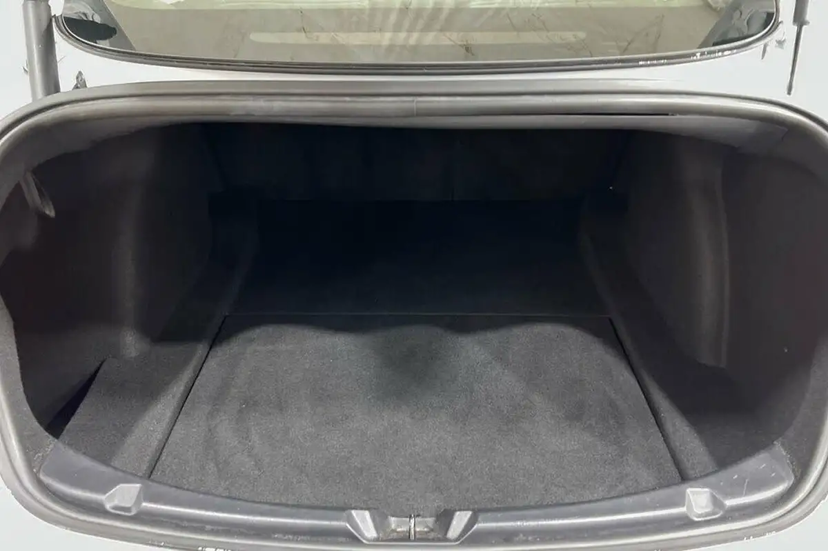 2020-tesla-model-3-e-long-range-big-30