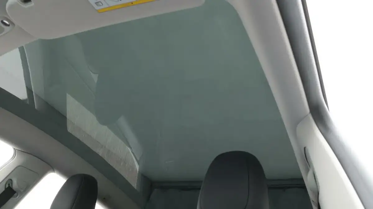 2023-tesla-model-y-e-rwd-big-25