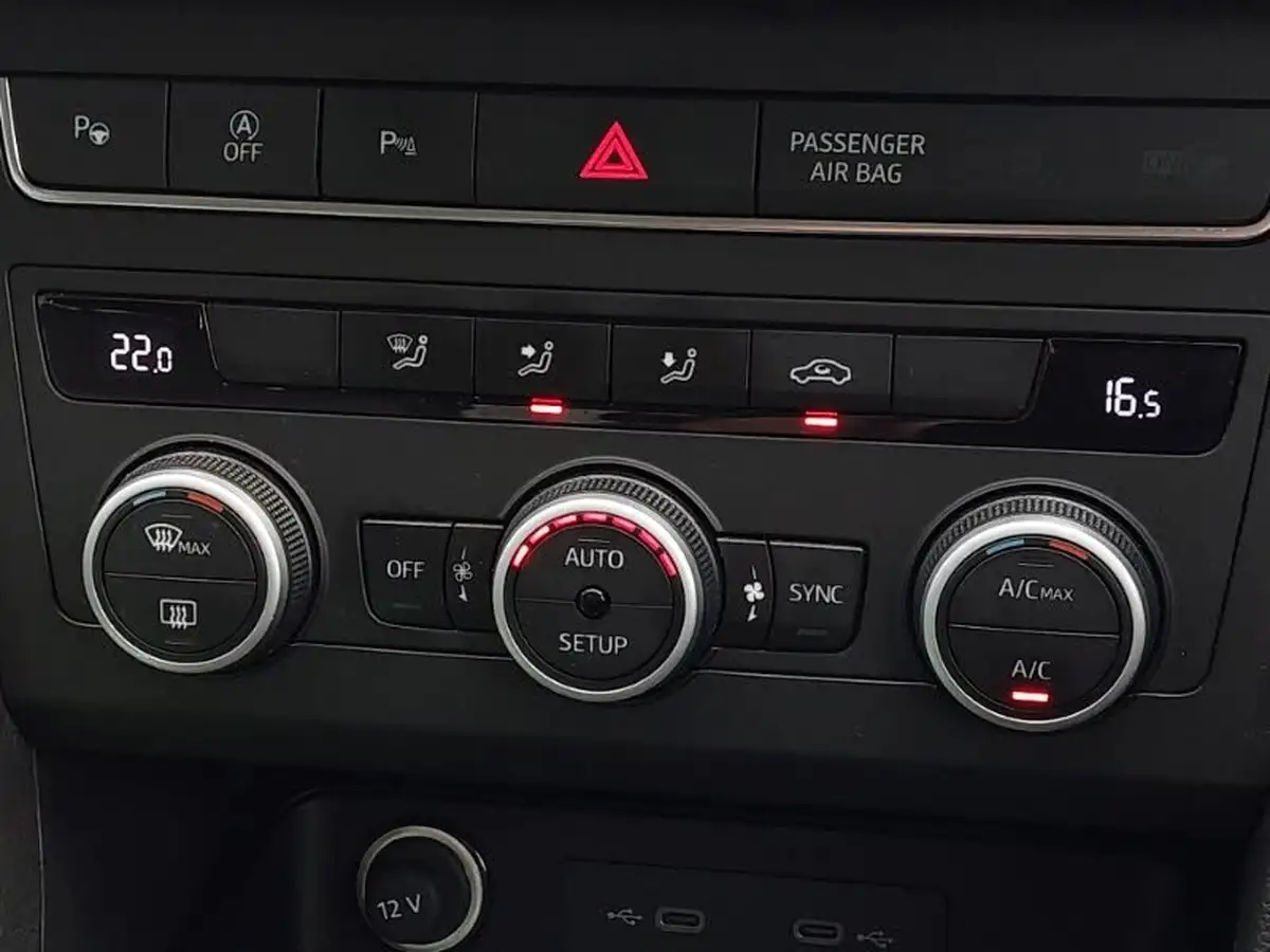 2023-seat-ateca-15-ecotsi-se-technology-dsg-big-14