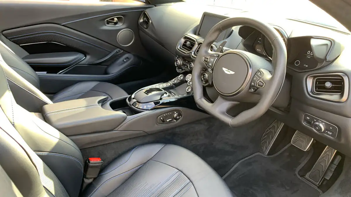 2024-aston-martin-vantage-40-v8-vantage-roadster-auto-big-2