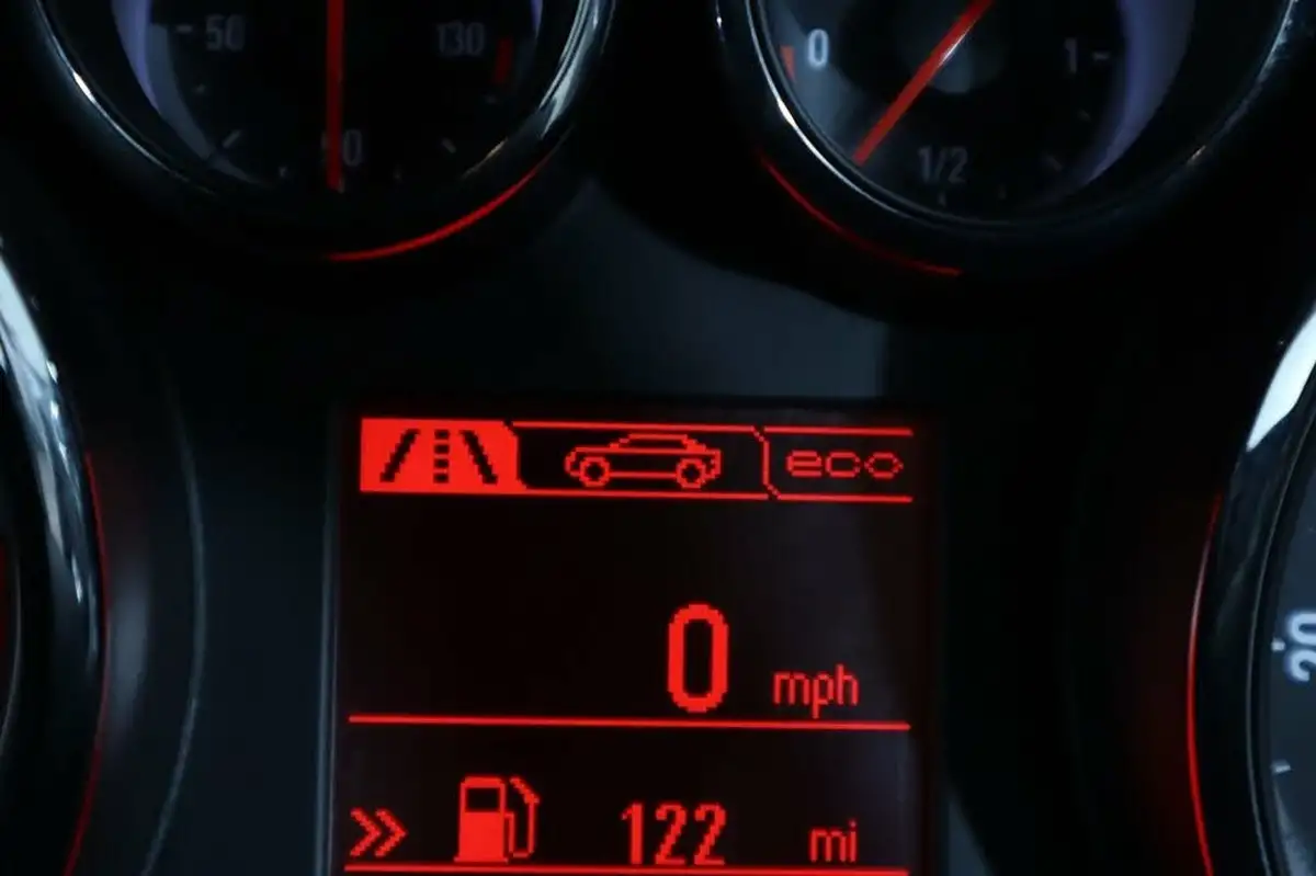 2012-vauxhall-astra-gtc-14-sri-140ps-ss-big-21
