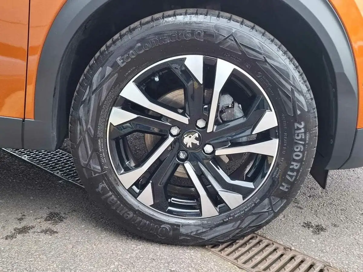 2022-peugeot-2008-suv-12-puretech-gt-big-7