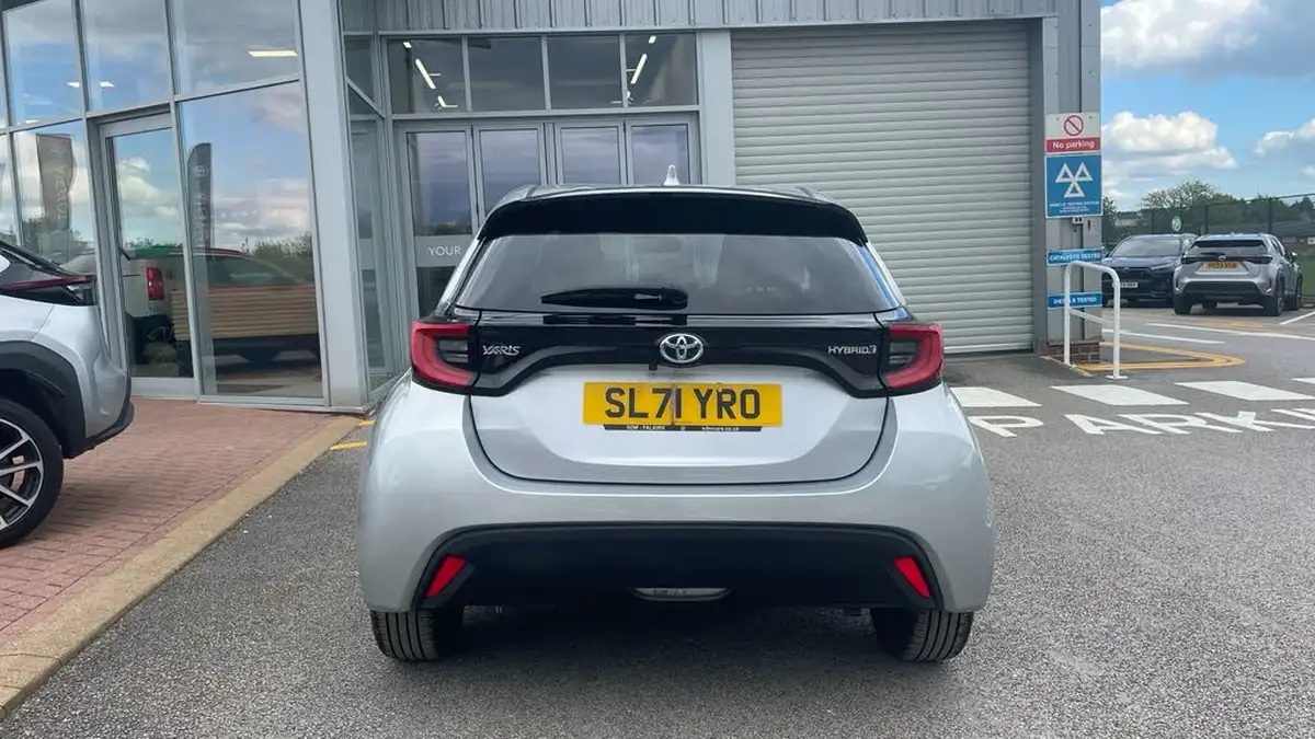 2022-toyota-yaris-15-vvt-i-design-big-18