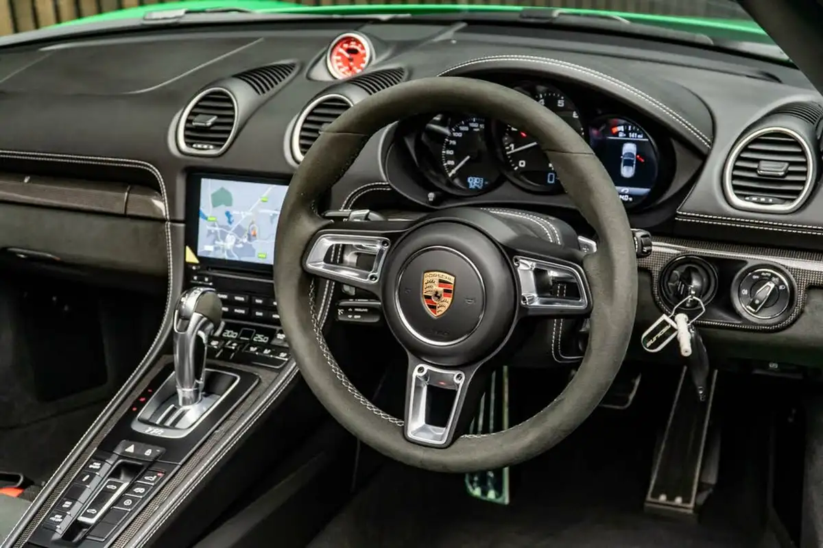 2023-porsche-boxster-718-40-spyder-pdk-big-23