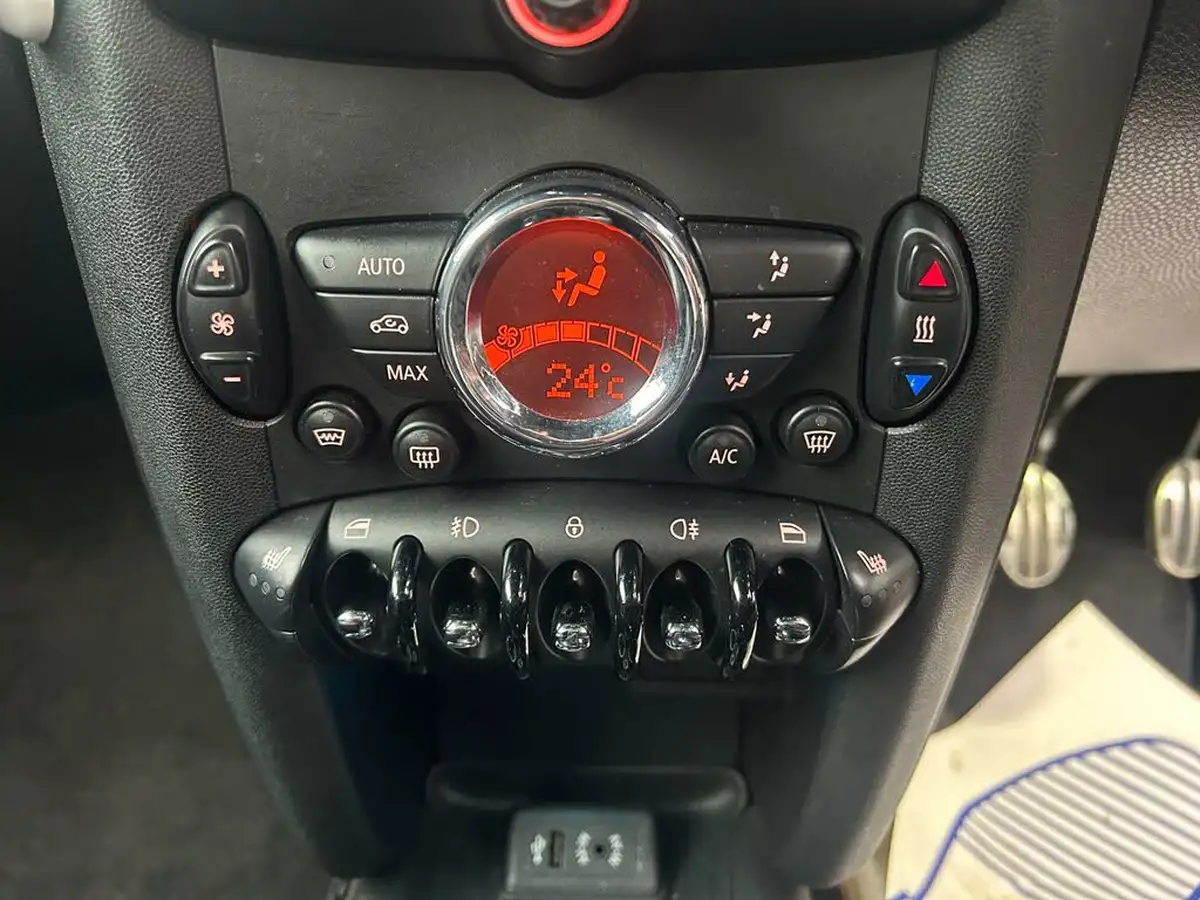 2013-mini-cooper-16-john-cooper-works-hatchback-3d-big-22