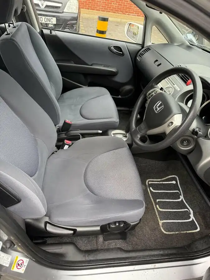 2007-honda-jazz-14-se-cvt-7-big-8