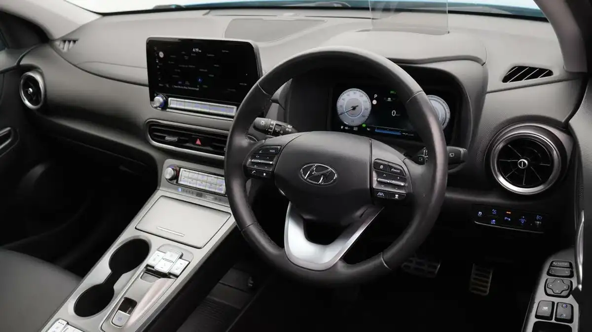 2023-hyundai-kona-e-ultimate-204ps-64kwh-105kw-obc-big-9