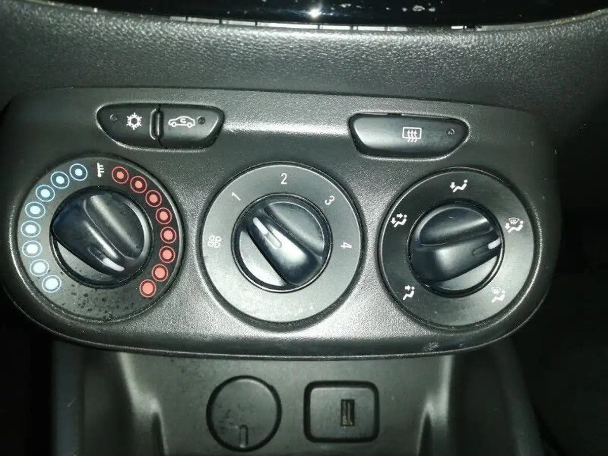 2019-vauxhall-corsa-14i-sri-vx-line-nav-black-90ps-5d-big-16