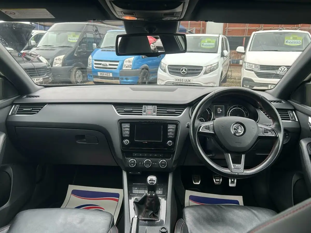 2014-skoda-octavia-20-vrs-hatchback-big-9
