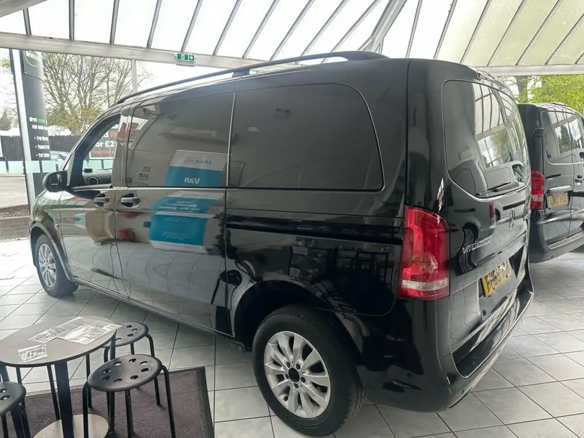2015-mercedes-benz-vito-21cdi-tourer-select-114-bluetec-compact-big-49
