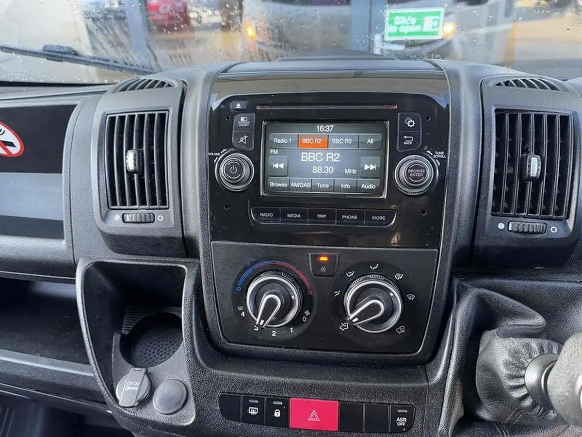 2019-citroen-relay-20bluehdi-35-l2h2-big-10