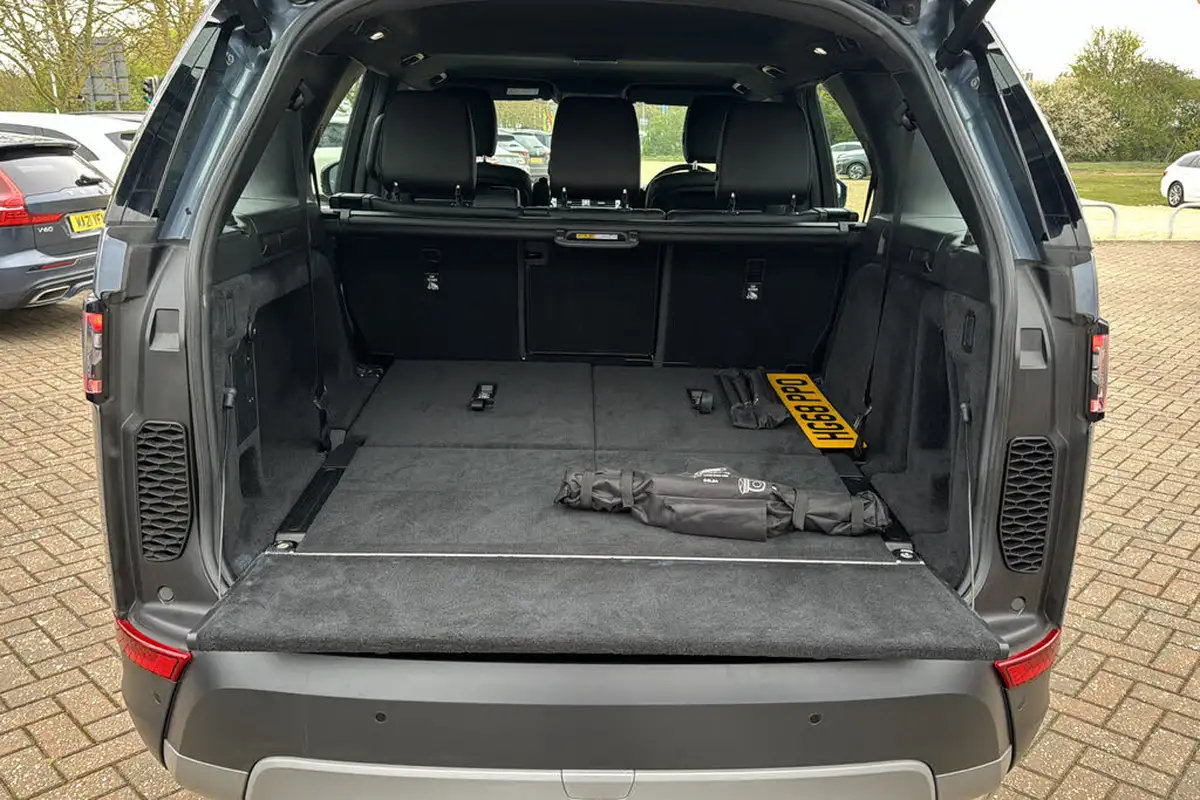 2018-land-rover-discovery-20-si4-se-big-22