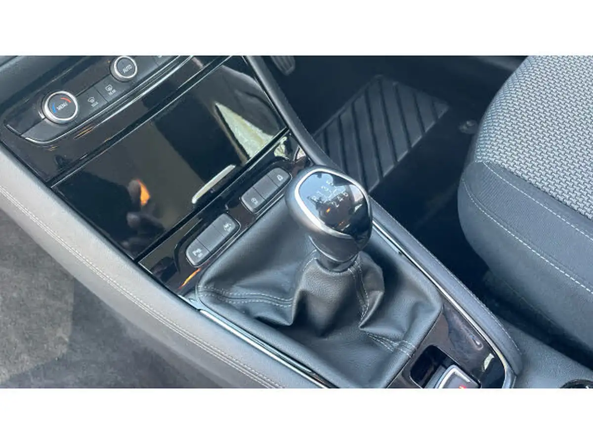 2023-vauxhall-grandland-12-design-130ps-big-12