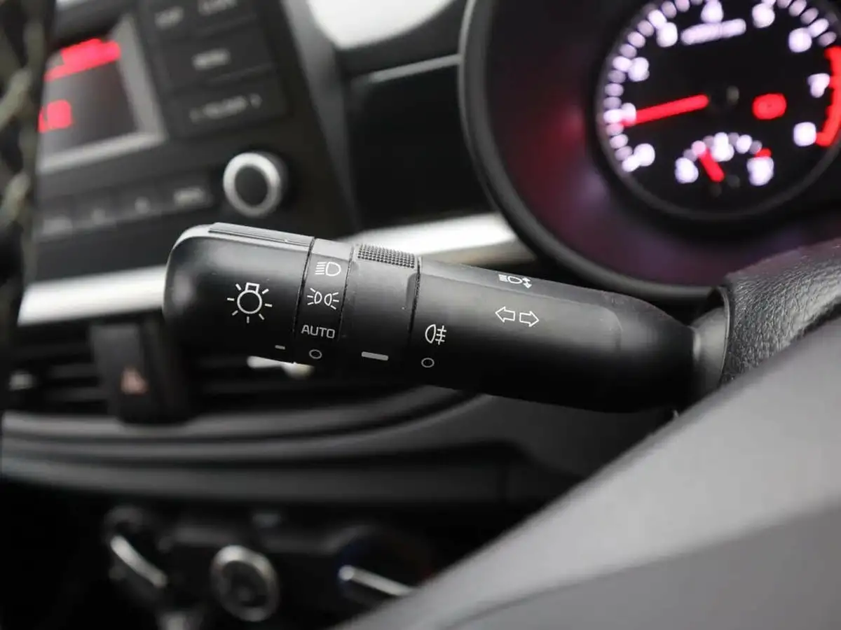 2021-kia-picanto-10-2-big-21