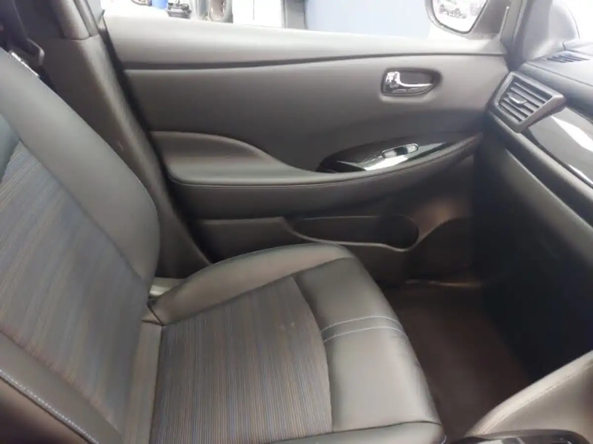 2023-nissan-leaf-e-e-n-connecta-59kwh-big-10