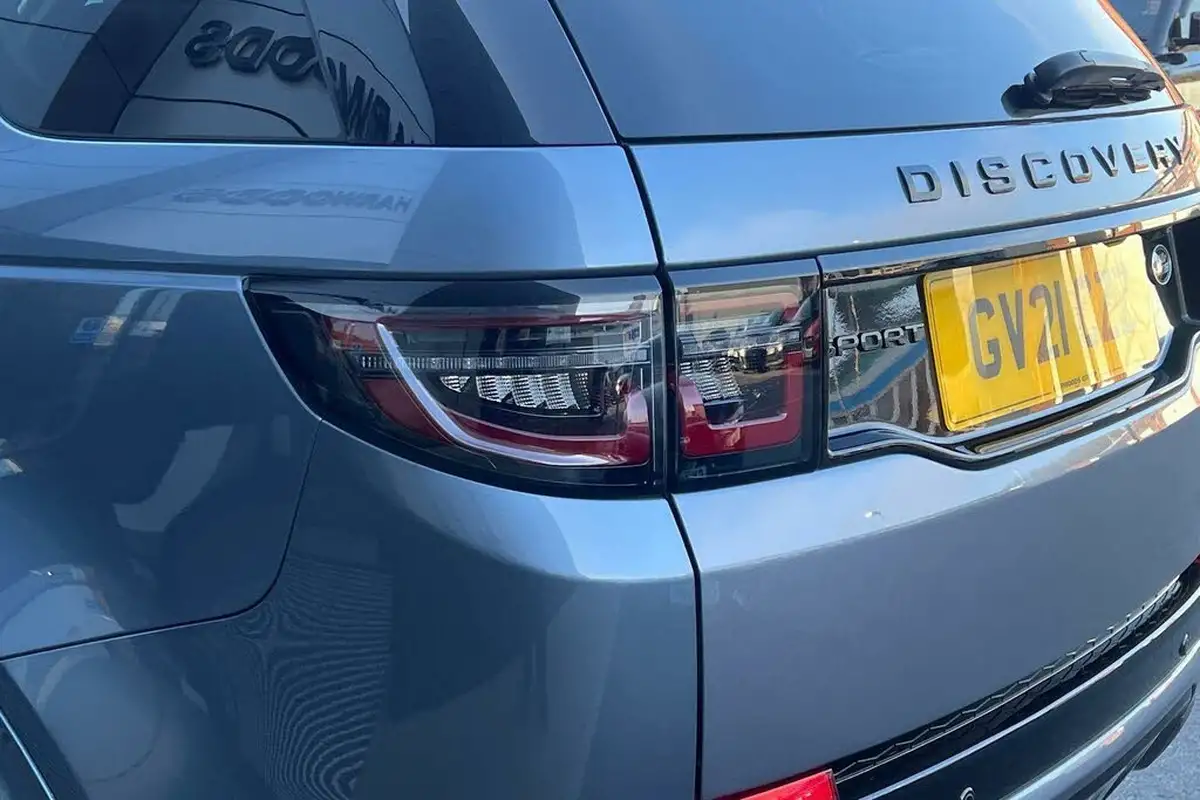 2021-land-rover-discovery-sport-20-d200-r-dynamic-hse-big-25