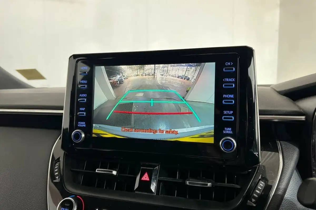 2021-toyota-corolla-18-vvt-i-icon-tech-spare-wheel-touring-sports-5d-big-11
