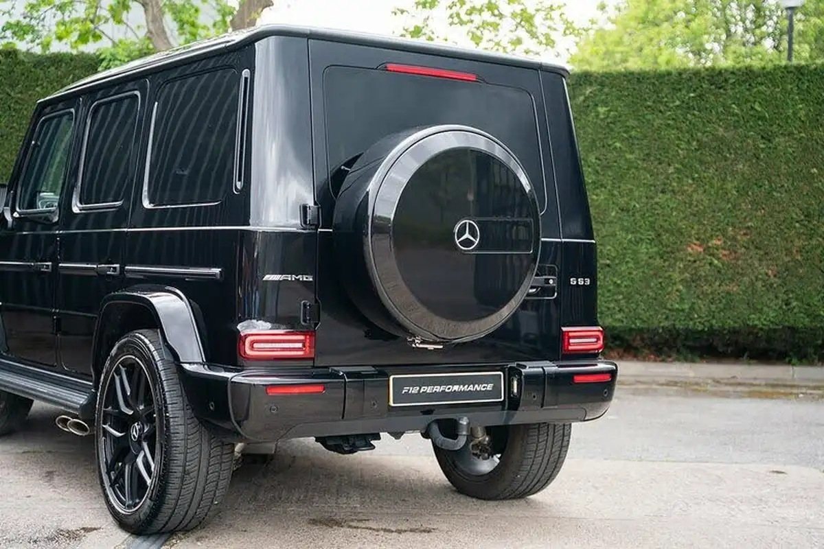 2023-mercedes-benz-g-class-40-g63-amg-big-30