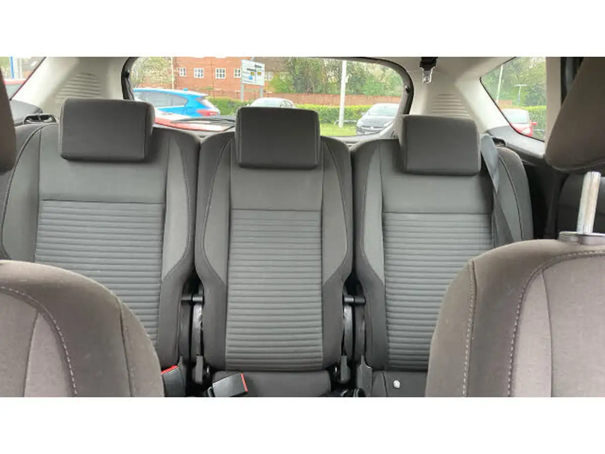 2016-ford-c-max-15tdci-titanium-big-14