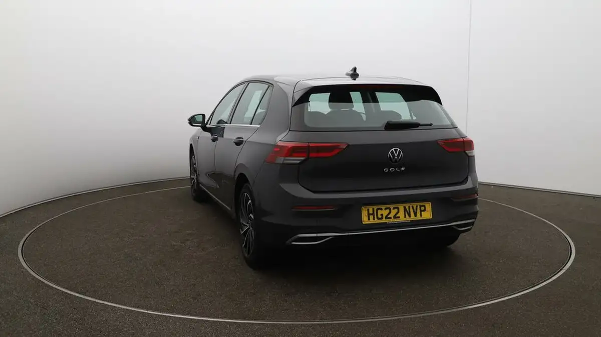 2022-volkswagen-golf-15-tsi-style-150ps-hatchback-big-52