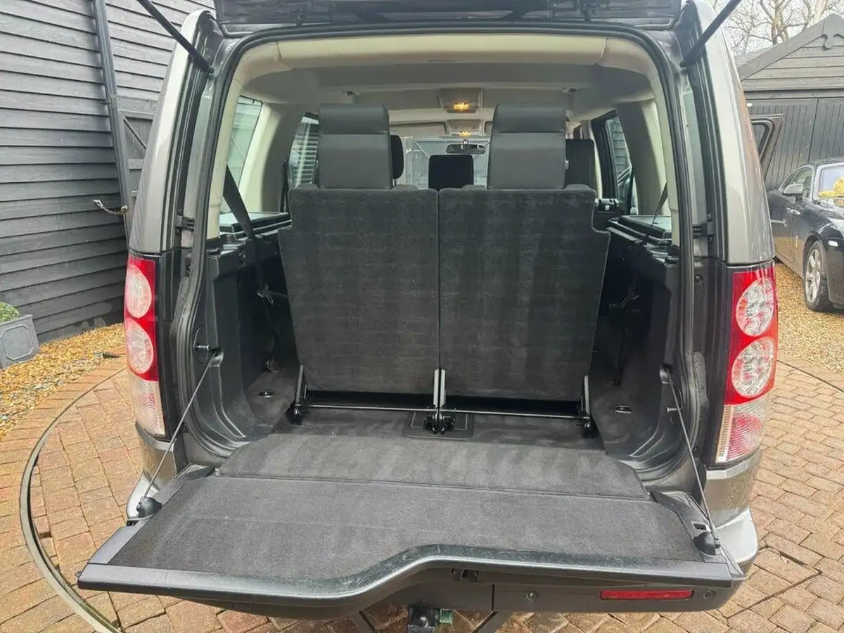 2010-land-rover-discovery-4-30-sd-v6-gs-big-16