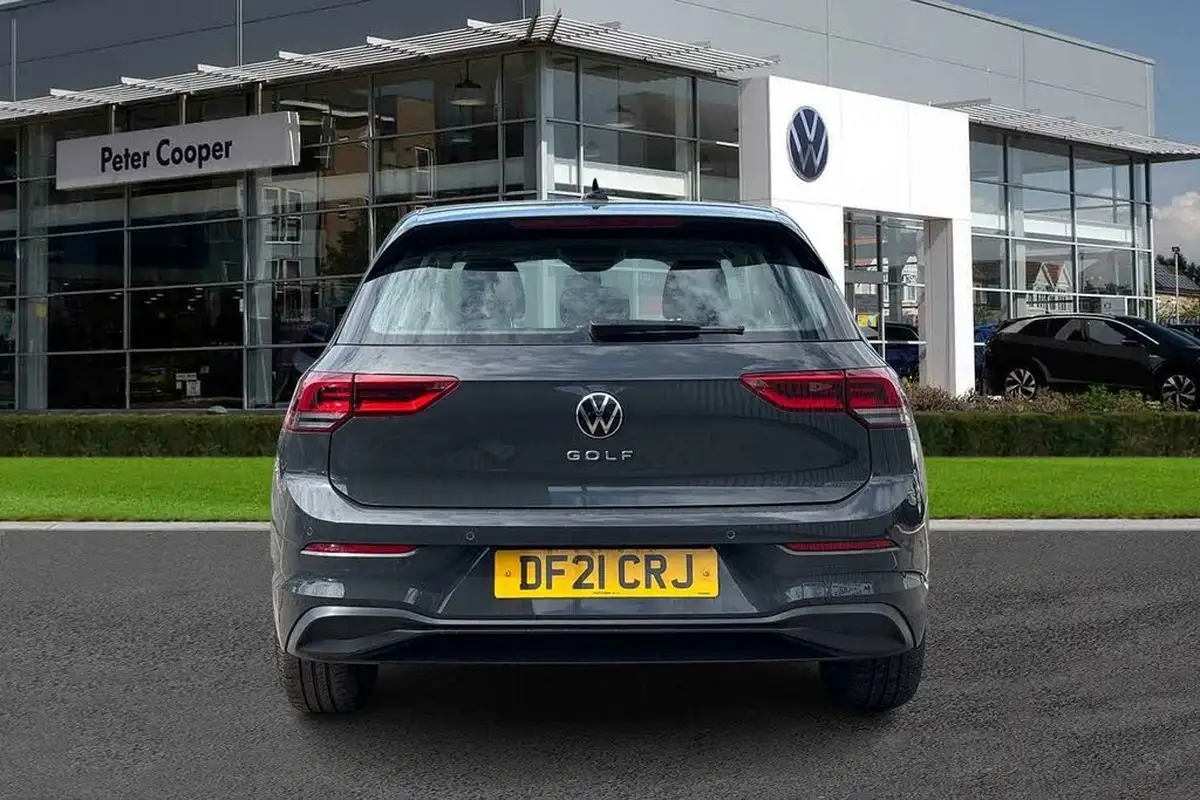 2021-volkswagen-golf-15-tsi-life-130ps-hatchback-big-39