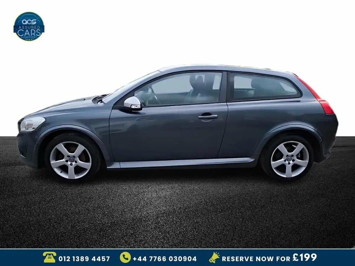 2010-volvo-c30-16-r-design-hatchback-3d-big-7