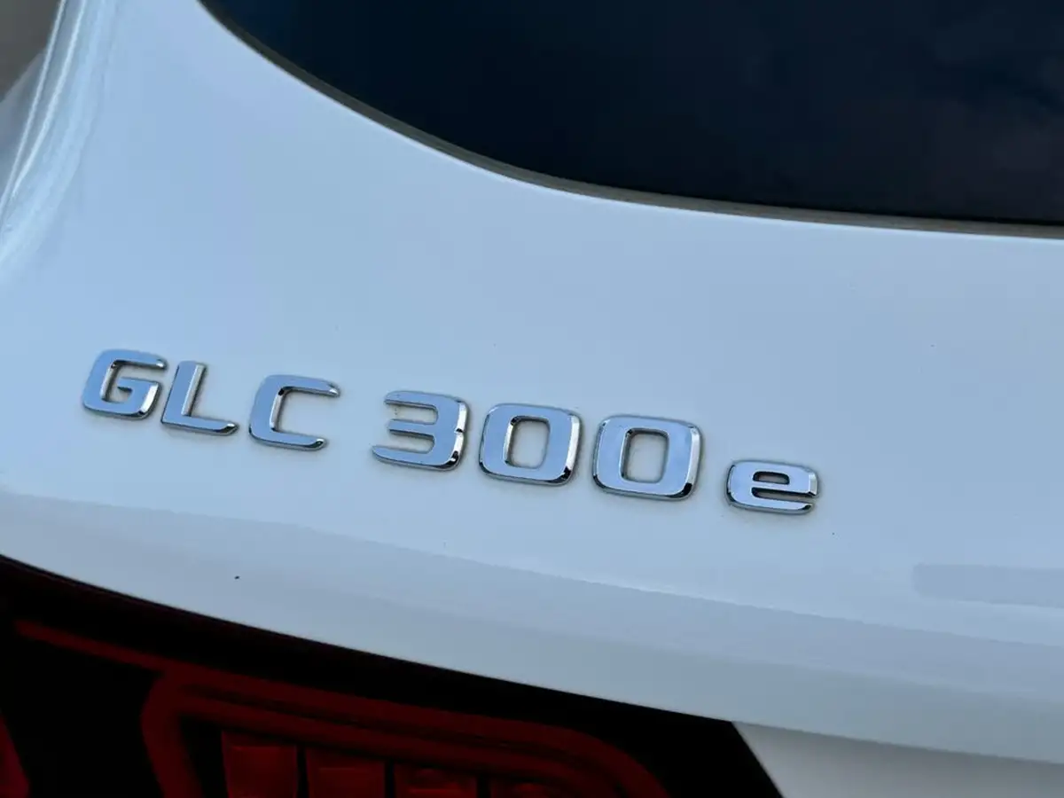 2021-mercedes-benz-glc-class-20-glc300e-amg-line-premium-320ps-station-wagon-5d-big-23