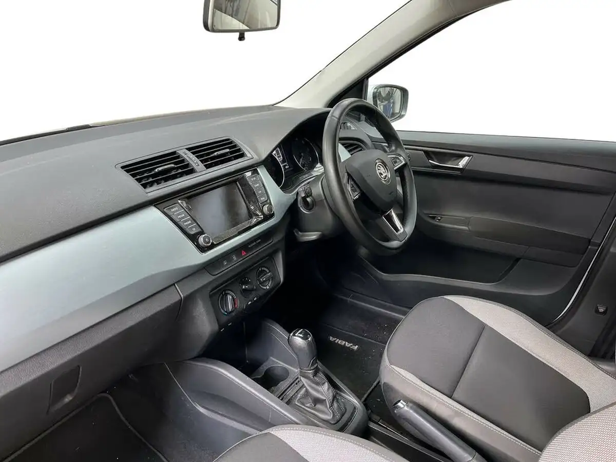 2018-skoda-fabia-10-tsi-se-109ps-ss-hatchback-dsg-big-6