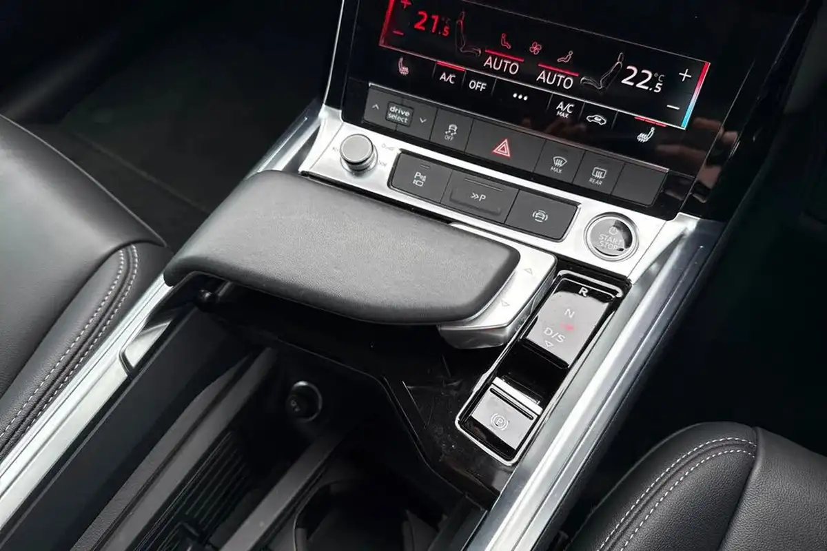 2023-audi-q8-e-tron-55e-sport-suv-big-19