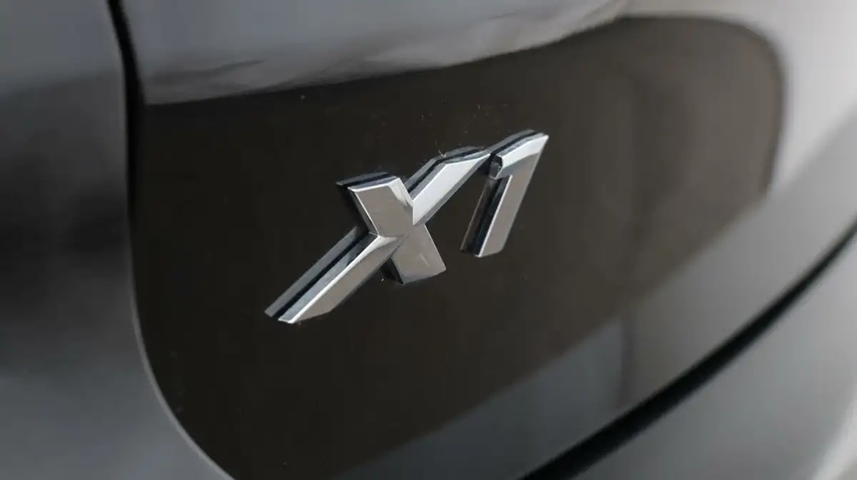2020-bmw-x1-20td-sdrive18d-xline-sport-auto-big-20